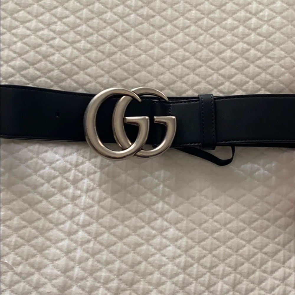 Authentic Gucci Double G belt in silver and black